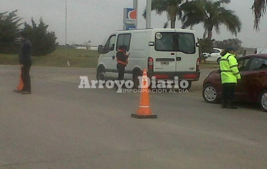 El personal esta mañana en el ingreso por autopista