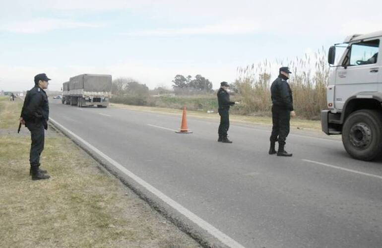 Operativo de saturación policial de la semana pasada, realizado en Empalme, Theobald y Villa Constitución. Crédito: Diario El Sur
