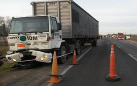 El tránsito permanece cortado totalmente a la altura del kilómetro 2. Foto:Twitter
