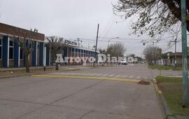 Frente al club. Garibaldi y Mitre