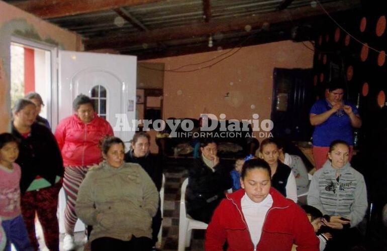 Reunidas. Las mam&aacute;s se juntaron en el d&iacute;a de ayer y decidieron presentarse hoy en el municipio. Tras la insistencia, lograron un encuentro con Mar&iacute;a Jos&eacute; Lauri a quien le agradecieron la atenci&oacute;n que tuvo con ellas. Foto: Archivo AD