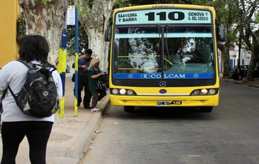 A la medianoche volvían a circular los colectivos amarillos de Rosario Bus. Foto: Rosario3.com