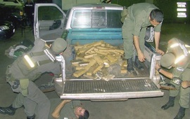 Detienen a dos chilenos con 100 kilos de marihuana