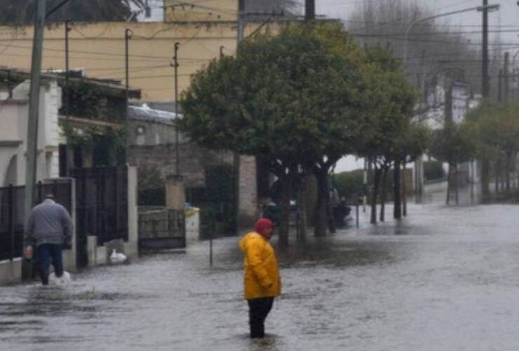 Apenas 48 horas atrás, Sanford estaba completamete anegada por el desborde de un terraplén. Foto: V. Benedetto