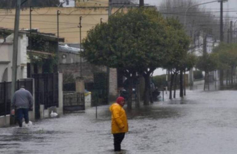 Apenas 48 horas atrás, Sanford estaba completamete anegada por el desborde de un terraplén. Foto: V. Benedetto