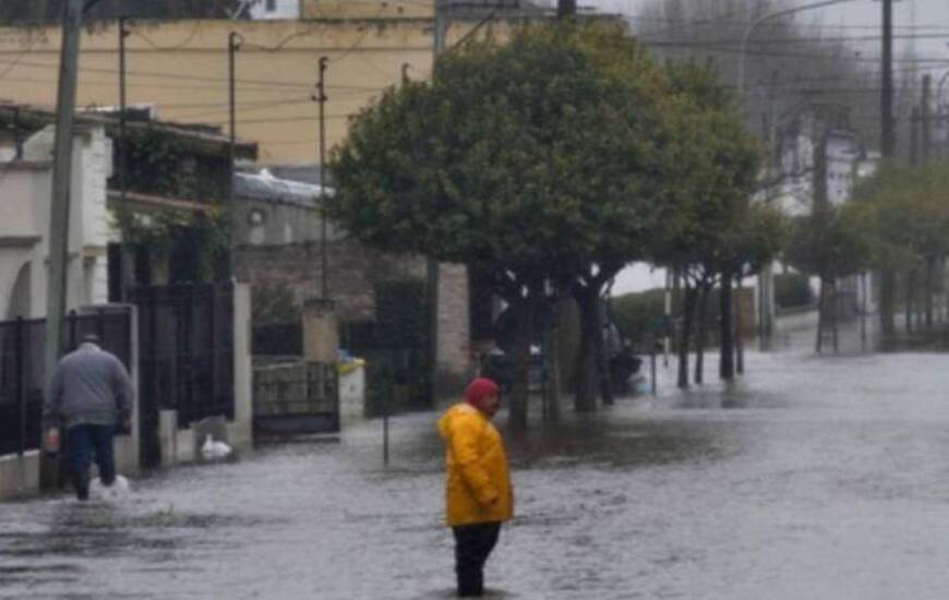 Apenas 48 horas atrás, Sanford estaba completamete anegada por el desborde de un terraplén. Foto: V. Benedetto