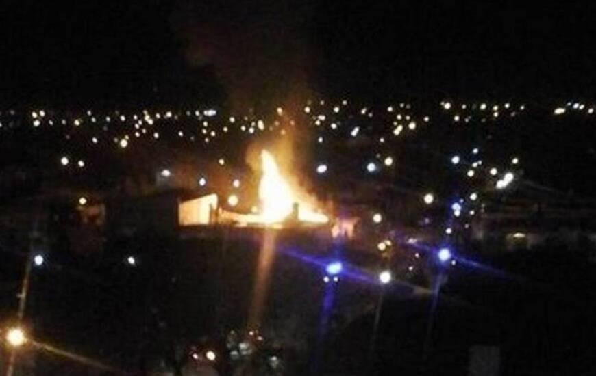 Imagen de Incendió la casa de su novia para "asustarla": falleció la suegra