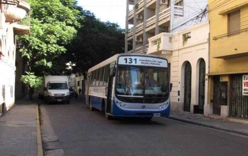 El asalto se produjo en un micro de la línea 131, de la empresa Semtur. Foto de archivo: A. Celoria