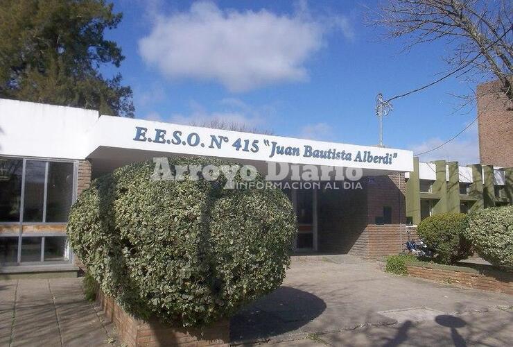 Imagen de Alumna de la EESO Nº 415 destacada con una Beca del Instituto Balseiro