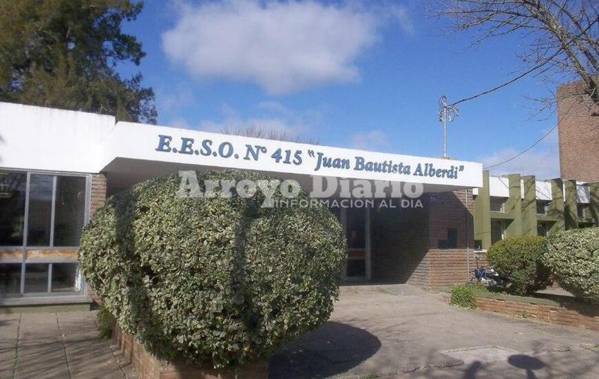 Imagen de Alumna de la EESO Nº 415 destacada con una Beca del Instituto Balseiro