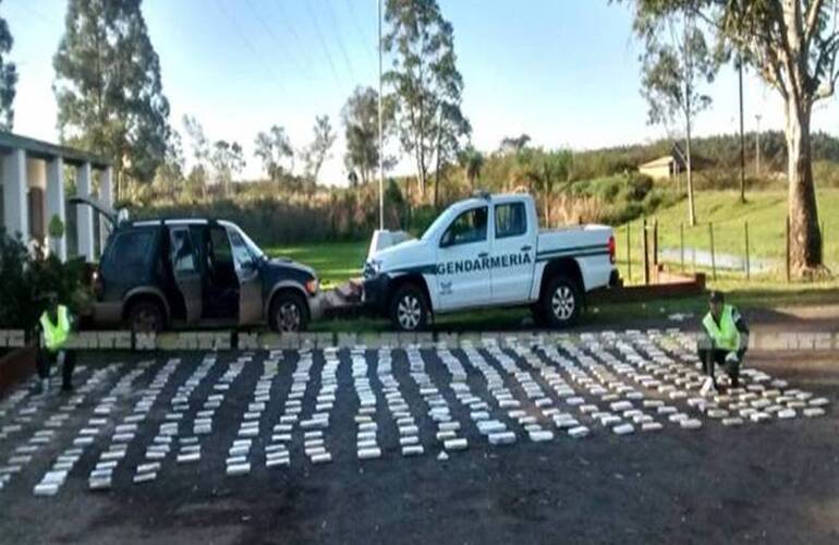 Imagen de Dos detenidos con casi 300 kilos de marihuana en Corrientes