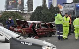 Imagen de Inseguridad vial: Escaparon de un control policial y chocaron: un muerto y seis heridos