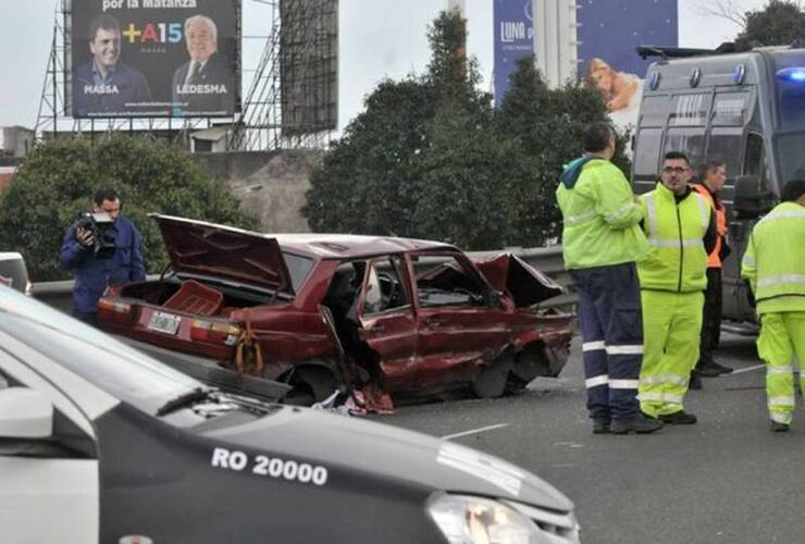Imagen de Inseguridad vial: Escaparon de un control policial y chocaron: un muerto y seis heridos