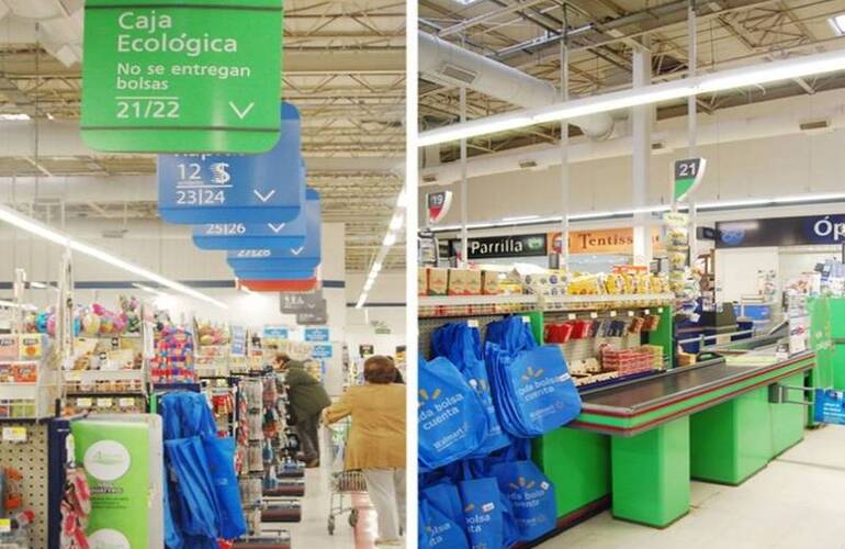 La cadena de supermercados Walmart inauguró en el 2010, en sus tiendas de todo el país, la Caja Ecológica en la que los clientes no reciben bolsas para guardar su compra con el fin de crear conciencia y colaborar en el cuidado del medioambiente La cadena de supermercados Walmart inauguró en el 2010, en sus tiendas de todo el país, la Caja Ecológica en la que los clientes no reciben bolsas para guardar su compra con el fin de crear conciencia y colaborar en el cuidado del medioambiente
