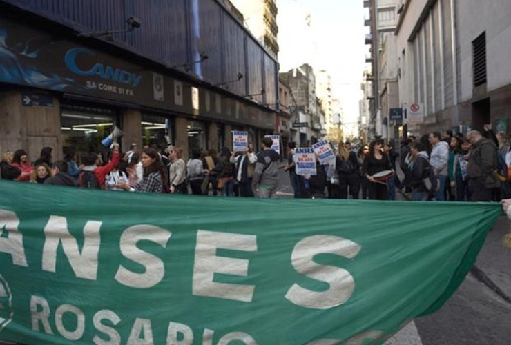 Los trabajadores de Ansés mantienen la atención restringida por un conflicto salarial. Foto: Néstor Juncos