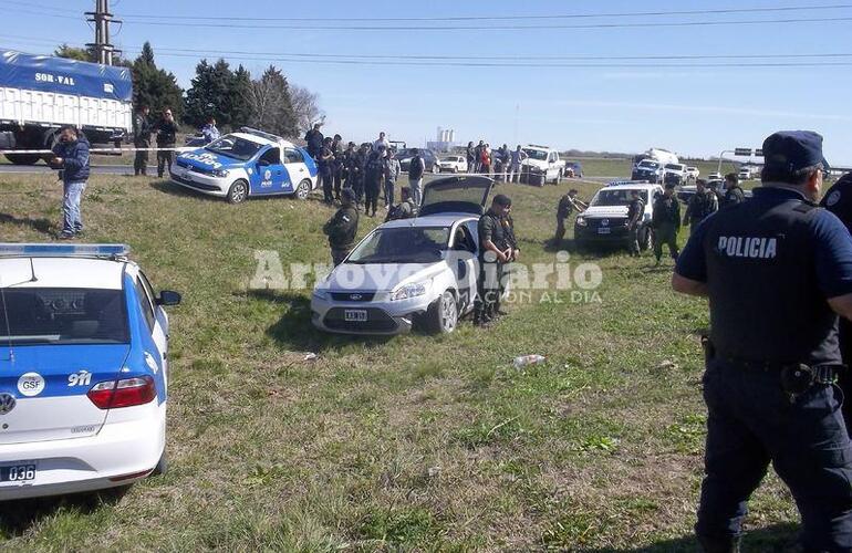 La persecución terminó sobre autopista.