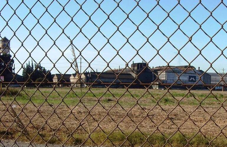 Tras notificar a 180 empleados de su despido; la empresa se tomar&aacute; 60 d&iacute;as para �evaluar su futuro�. Foto: Diario El Sur