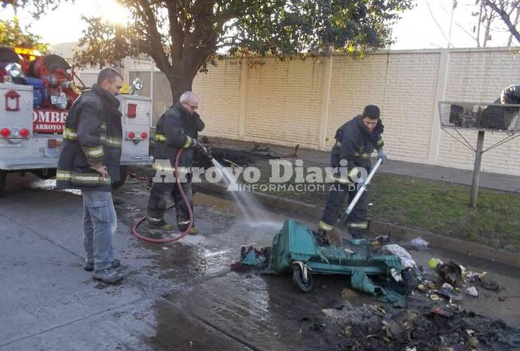 Imagen de Otra salida de Bomberos por el incendio de un contenedor