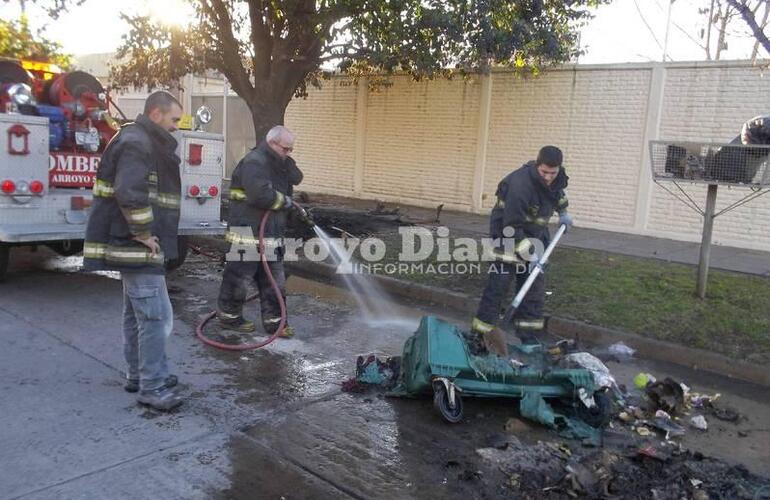 Imagen de Otra salida de Bomberos por el incendio de un contenedor