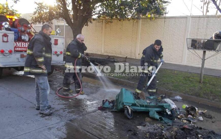 Imagen de Otra salida de Bomberos por el incendio de un contenedor