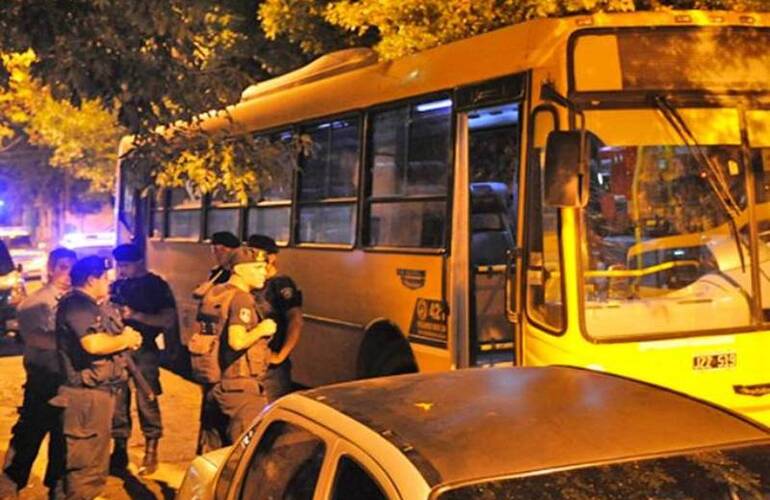 La medida fue reclamada por el gremio de los choferes (UTA) tras los reiterados robos violentos en los &oacute;mnibus