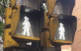 Semáforo peatonal igualitario instalado en Córdoba