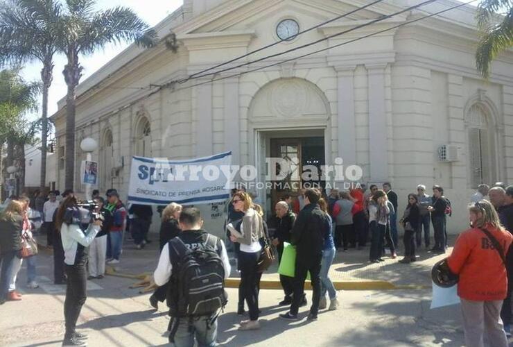 Así comenzaba a convocarse la gente en la esquina de Belgrano y 9 de Julio