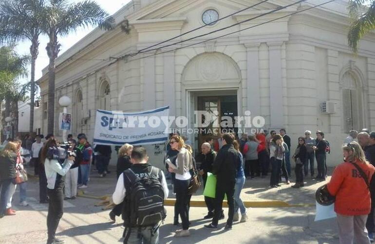 Así comenzaba a convocarse la gente en la esquina de Belgrano y 9 de Julio