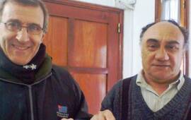 Patricio Huerga junto a Carlos De Cristófano. Foto: Arroyo Arte