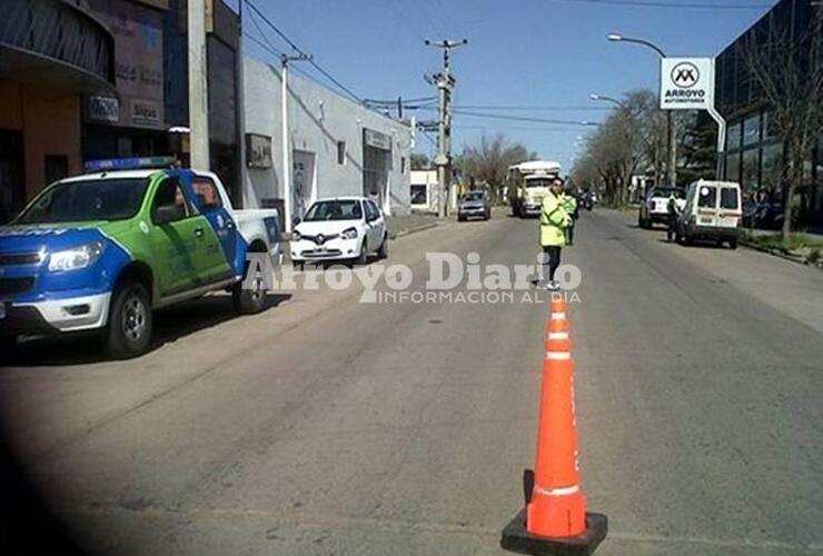 Uno de los operativos de esta mañana tuvo lugar sobre calle Juan B. Justo