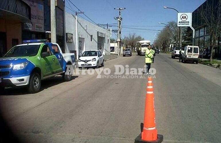 Uno de los operativos de esta mañana tuvo lugar sobre calle Juan B. Justo