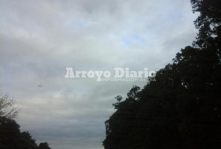 Imagen de El cielo sigue nublado y persiste la probabilidad de lluvias