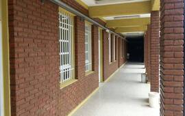 La escuela muestra su nueva cara. Los directivos de la instituci&oacute;n contentos con el objetivo cumplido.