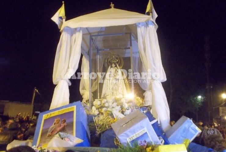 Imagen de Multitudinaria expresión de fe: la virgen pasó por Arroyo Seco