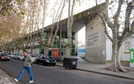 El nene fue derivado al Hospital de Niños. Foto: Enrique Rodríguez Moreno / La Capital