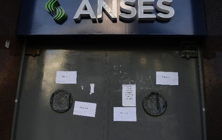Los trabajadores de la Ansés reclaman mejoras laborales.