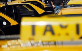 Imagen de Rosario: Taxistas definen un paro general