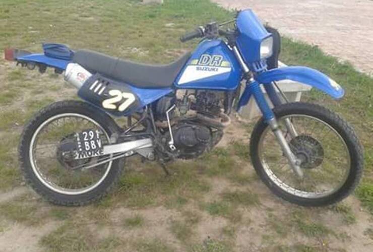 La moto sustraída es una Suzuki 125 cc, modelo 1993.