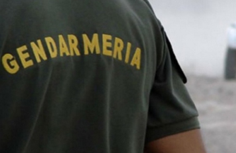La PSA y Gendarmería actuaron en conjunto por orden de Gambacorta porque ambas fuerzas andaban tras la misma pista. La PSA y Gendarmería actuaron en conjunto por orden de Gambacorta porque ambas fuerzas andaban tras la misma pista.