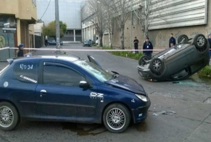 Imagen de Policía corría picada con el uniforme puesto y dejó herida a una mujer