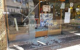 As&iacute; qued&oacute; la vidriera del local.