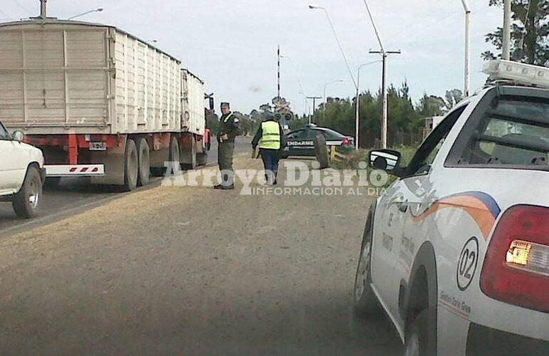 Los controles esta mañana sobre Ruta 21, en el límite entre Arroyo Seco y General Lagos.