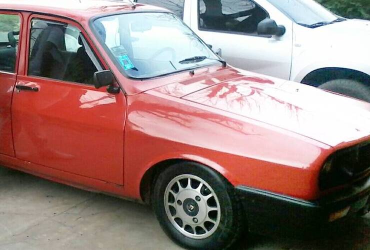 Este es el auto sustra&iacute;do esta semana en Fighiera.