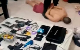 En el piso. J.H.P. fue detenido el miércoles en Frías, Santiago del Estero.