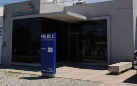 La seccional policial del esc&aacute;ndalo. Todo su personal fue desplazado.