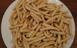 Imagen de Prohíben la comercialización de un lote de palitos salados