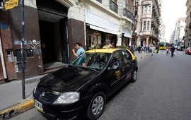 Imagen de Mañana aumenta la tarifa del servicio de taxis en Rosario