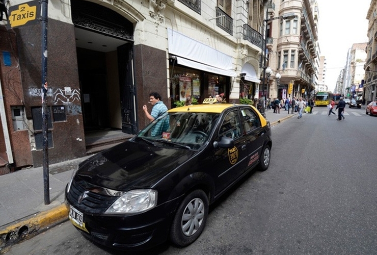 Imagen de Mañana aumenta la tarifa del servicio de taxis en Rosario
