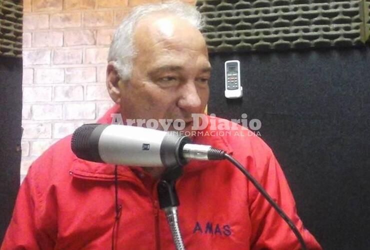 En la radio. El Dr. José Luis Murina este martes en los estudios de Radio Extremo 106.9