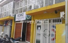 Los empleados de la Cooperativa dejan generalmente sus motos y bicicletas estacionadas en el ingreso a la fábrica.